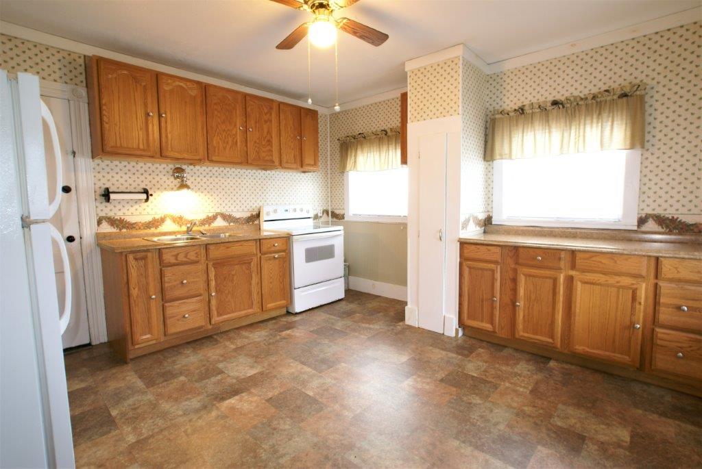 Nice Location - Kitchen - DC Realty